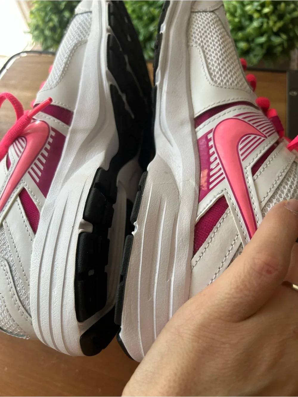 Nike Dart 10 Women's 9 Running Shoes White Pink Mesh Athletic